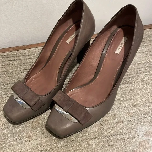 GOEX Heels Women Size8 EU38.5 Taupe Italian Design Medium Heel Insole Square Toe - Picture 3 of 15